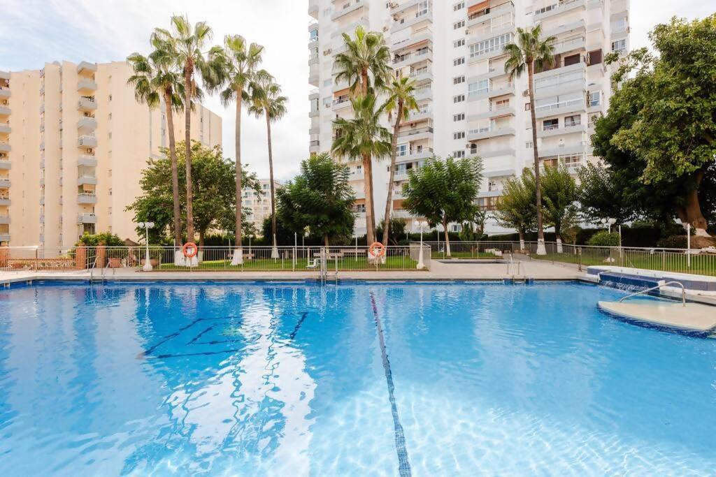 Apartmán Amplio Con Vistas Al Mar Y Piscina En Benalmádena Exteriér fotografie