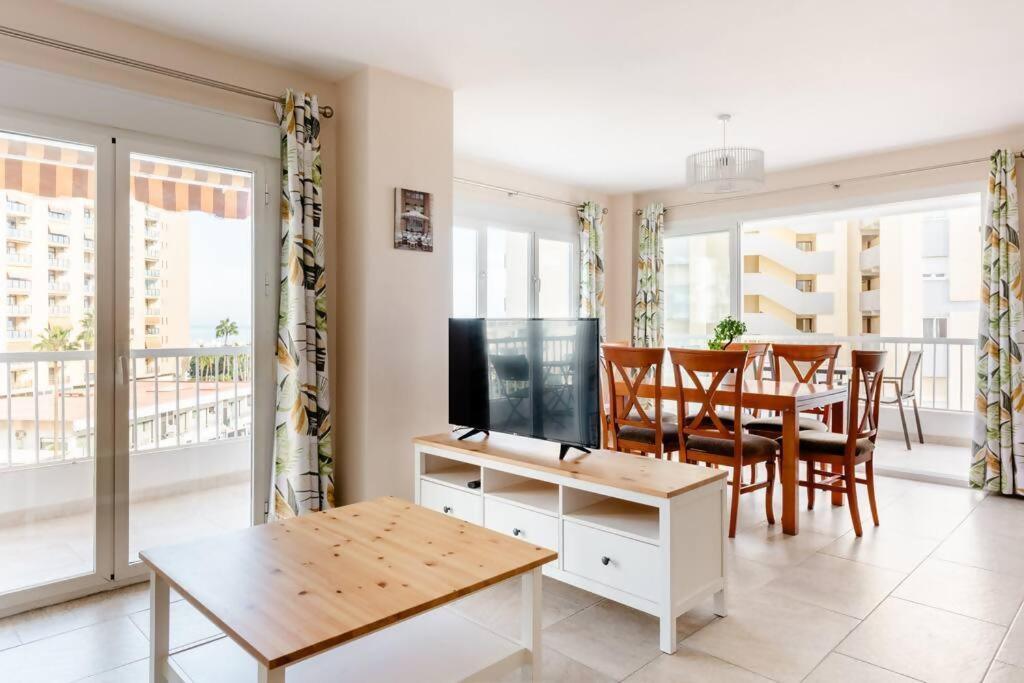Apartmán Amplio Con Vistas Al Mar Y Piscina En Benalmádena Exteriér fotografie
