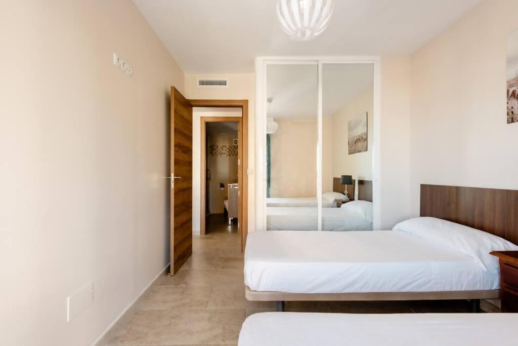 Apartmán Amplio Con Vistas Al Mar Y Piscina En Benalmádena Exteriér fotografie