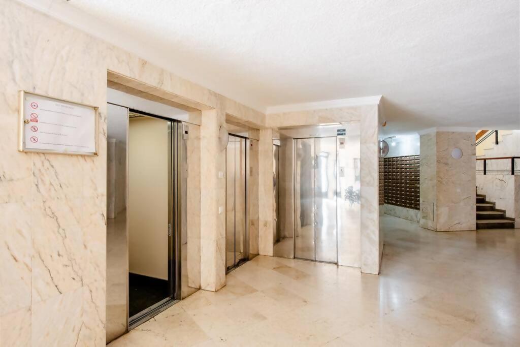 Apartmán Amplio Con Vistas Al Mar Y Piscina En Benalmádena Exteriér fotografie