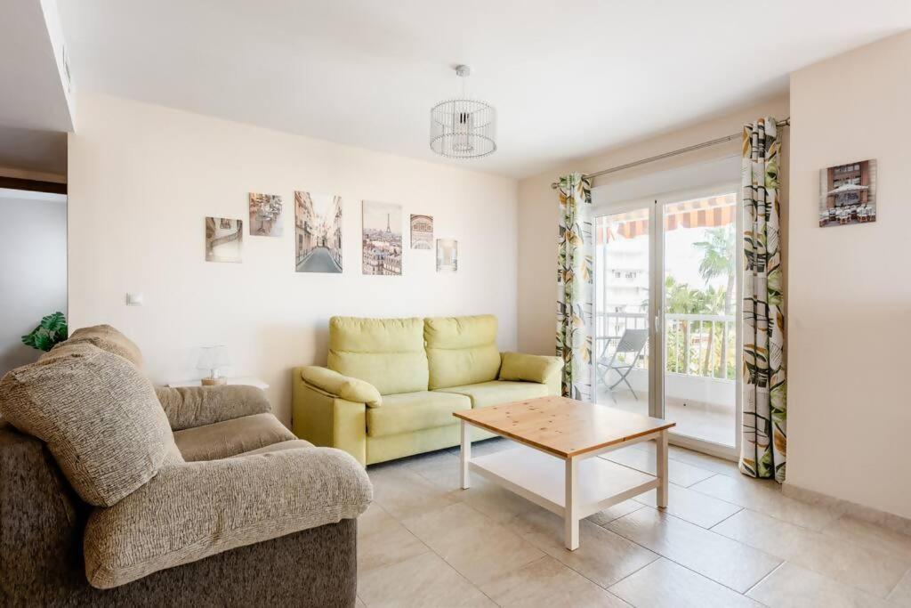 Apartmán Amplio Con Vistas Al Mar Y Piscina En Benalmádena Exteriér fotografie