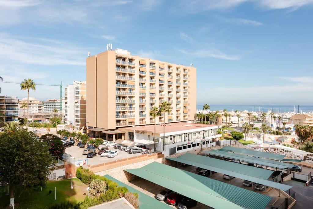 Apartmán Amplio Con Vistas Al Mar Y Piscina En Benalmádena Exteriér fotografie